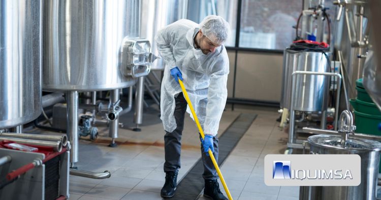 Escarificación: Qué es, beneficios y aplicaciones en limpieza industrial | Iquimsa