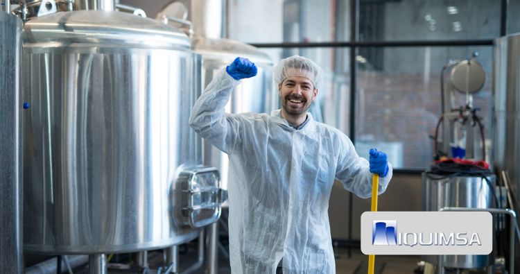 7 señales de que tu empresa necesita limpieza industrial urgente | Iquimsa