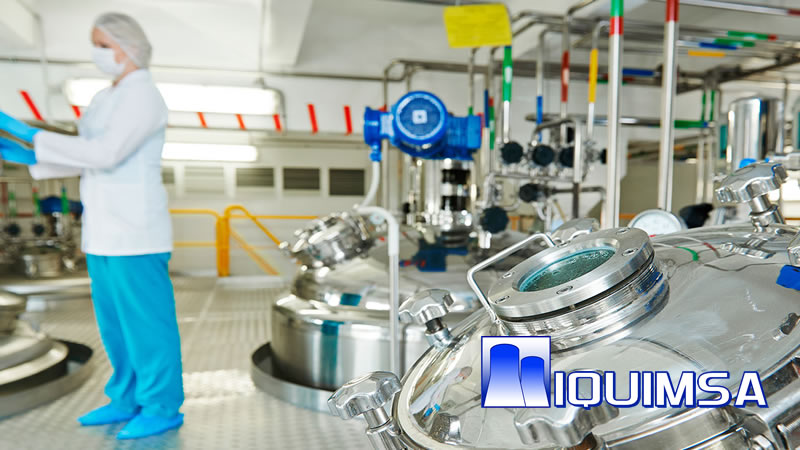 Limpieza Química vs. Limpieza Mecánica: ¿Cuál es la Mejor Opción para tu Empresa?